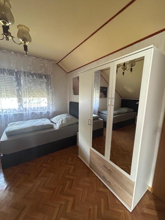 Erbach Ferienwohnung Erbach an der Danau Esterno foto